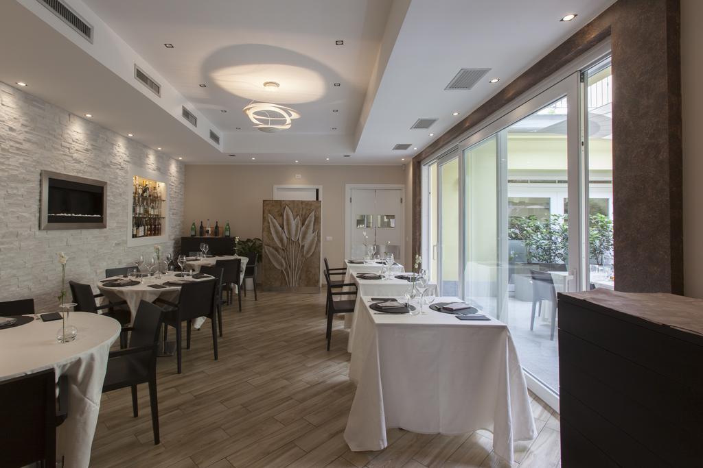 Bhl Boutique Rooms Legnano Bagian luar foto