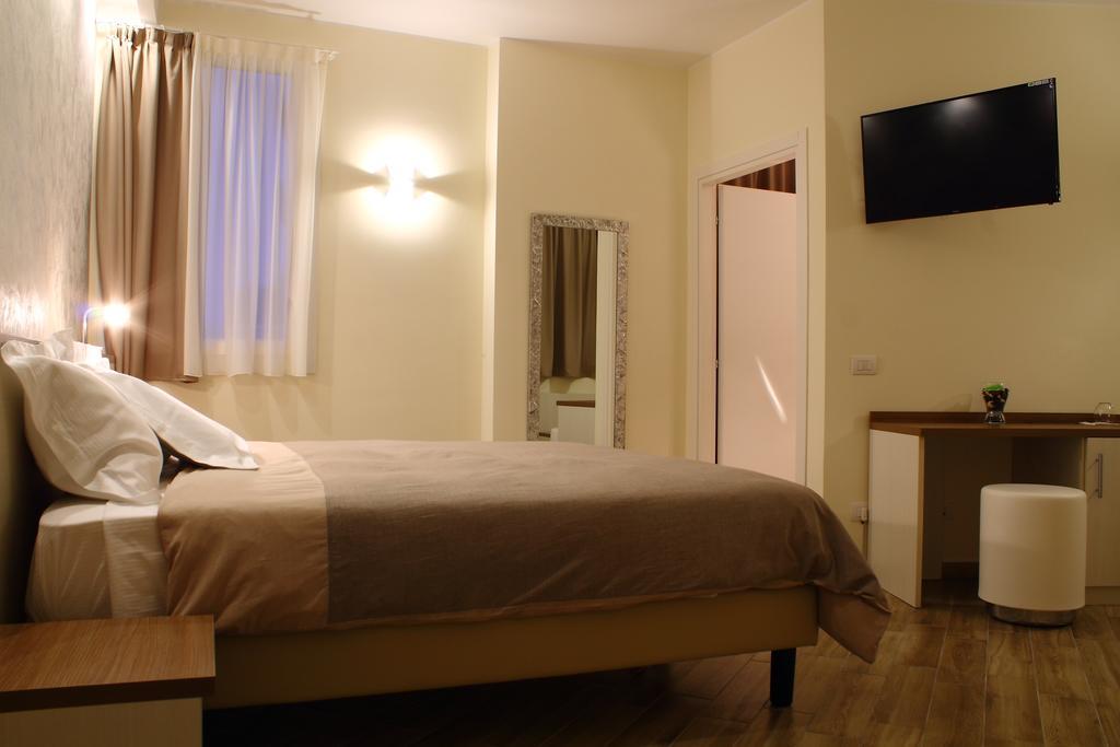 Bhl Boutique Rooms Legnano Ruang foto