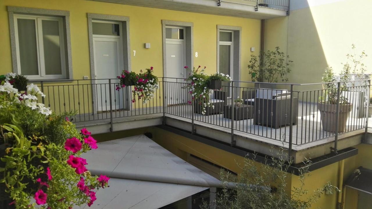 Bhl Boutique Rooms Legnano Bagian luar foto