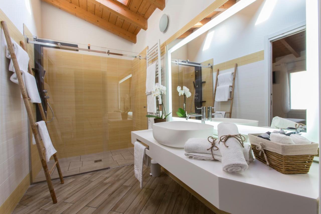 Bhl Boutique Rooms Legnano Bagian luar foto