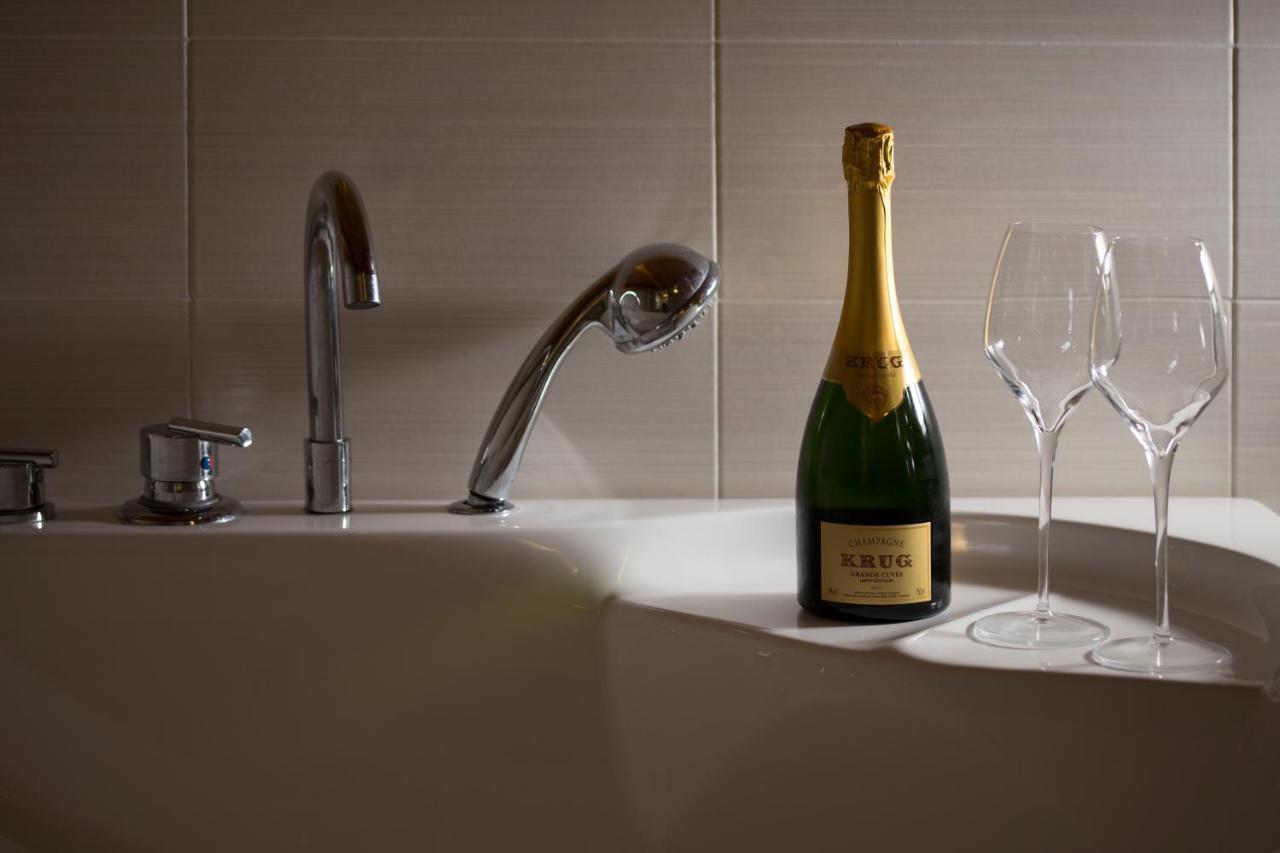 Bhl Boutique Rooms Legnano Bagian luar foto
