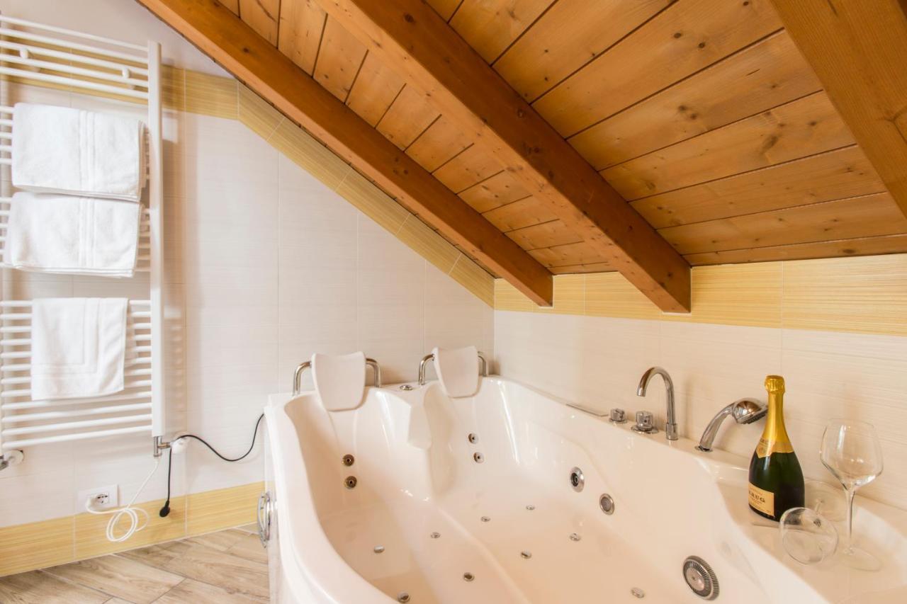 Bhl Boutique Rooms Legnano Bagian luar foto